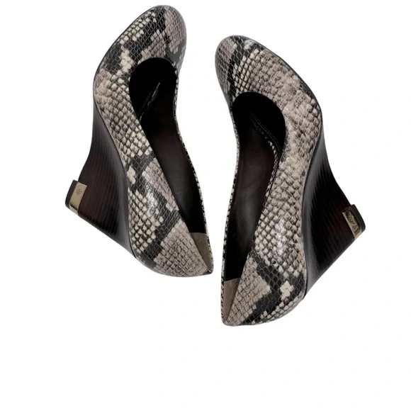 TORY BURCH Astoria Snakeskin Print Wedge Shoe Sz 8 - Picture 3 of 13